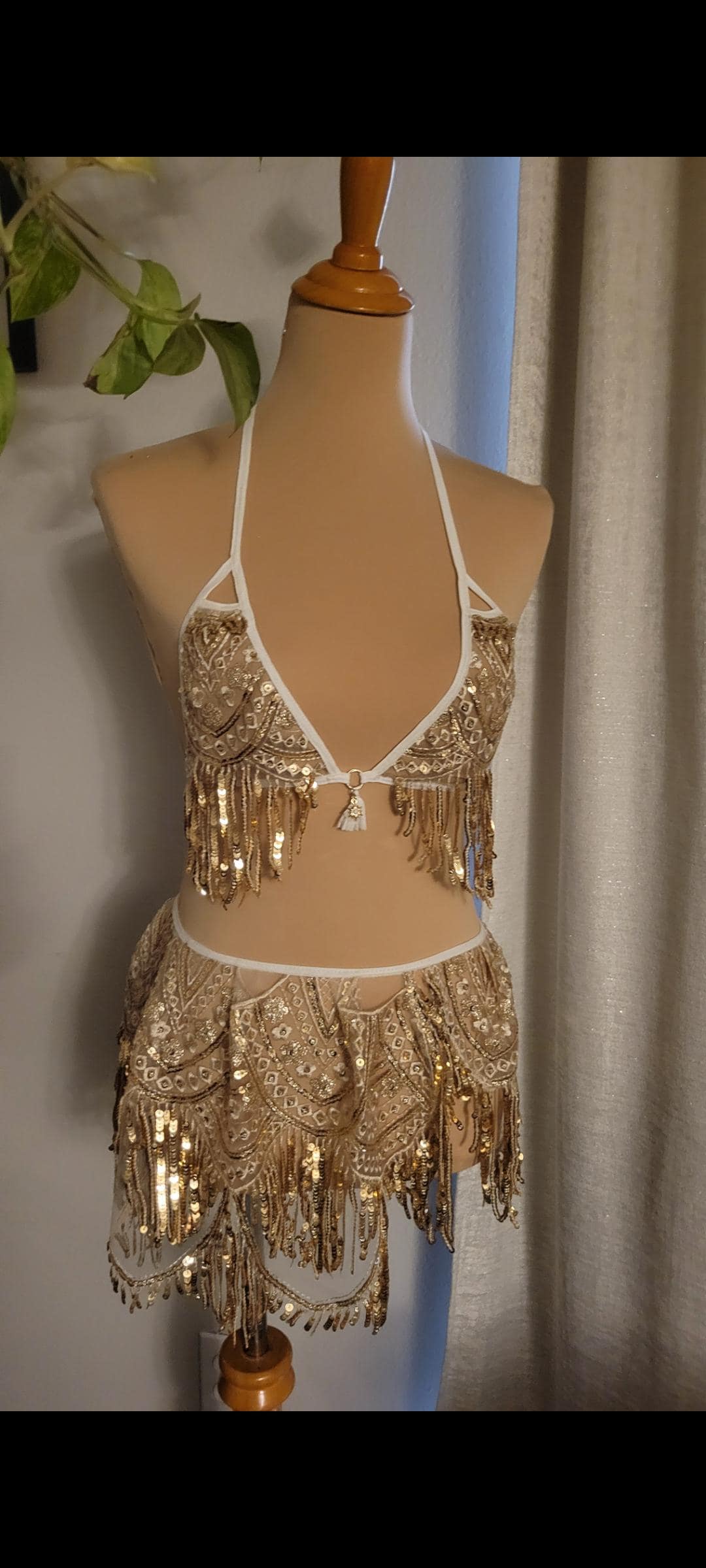 A GOLDEN GODDESS Sequin Embroidery Set - Top and Skirt